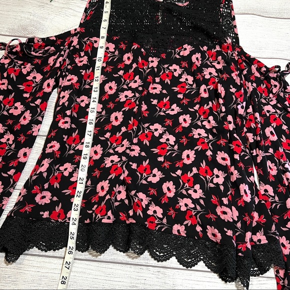 EXPRESS Lace Yoke Cold Shoulder Blouse - Picture 13 of 16